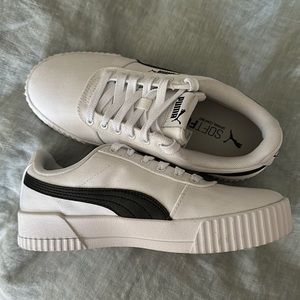 Women’s Puma Sneakers Size 7